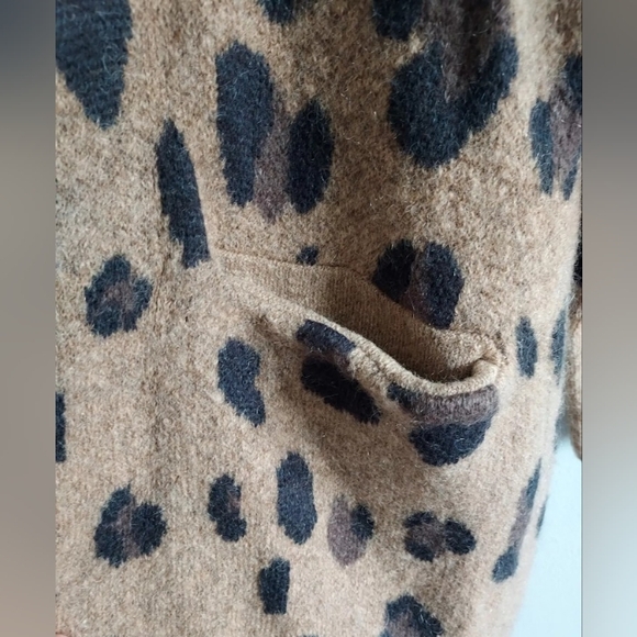 Mila Owen Brown Fuzzy Leopard Print Oversized Long Cardigan Sweater Size 0 - Picture 4 of 5